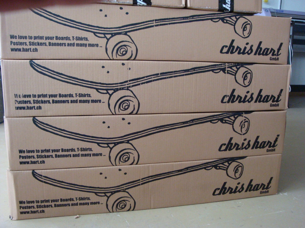 Chris Hart Gmbh Siebdruck Holz / Karton/ Diverses: Kartonvepackung für Skateboards