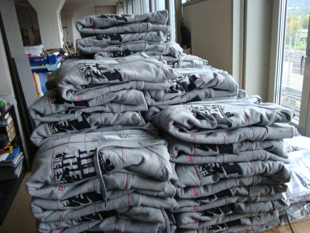 Chris Hart GmbH Siebdruck und Beschriftungen Zürich: T-Shirt + Textil Prints - Hit the chees.....  