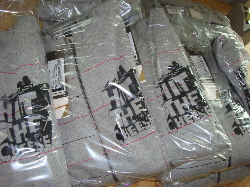 Chris Hart GmbH Siebdruck und Beschriftungen Zürich: T-Shirt + Textil Prints - Hit the chees.....  