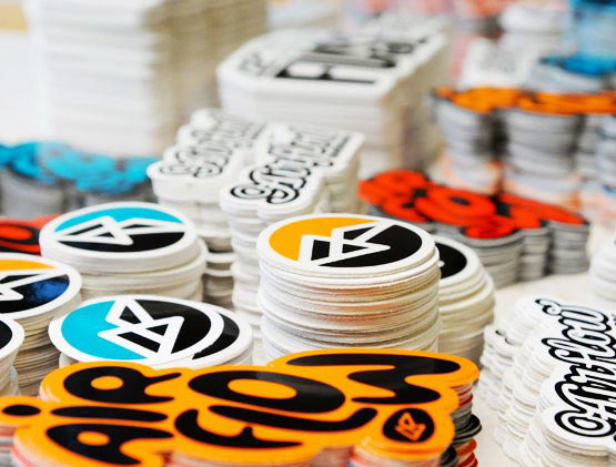 Chris Hart GmbH Siebdruck und Beschriftungen Zürich: Siebdruck - Never enough stickers on stock!!  