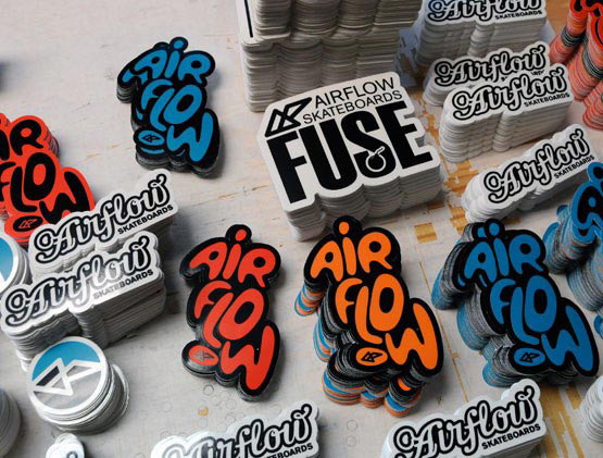 Chris Hart GmbH Siebdruck und Beschriftungen Zürich: Siebdruck - Never enough stickers on stock!!  