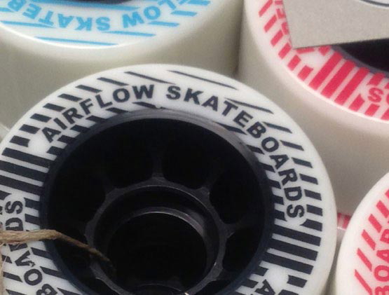 Chris Hart GmbH Siebdruck und Beschriftungen Zürich: Siebdruck - Skateboards: Airflow limited Wheels: Bild2