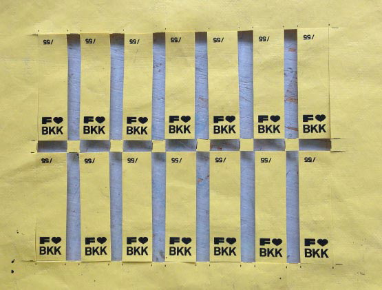 Chris Hart GmbH Siebdruck und Beschriftungen Zürich: Siebdruck - Print auf angelieferte Blache auf Format gestanzt.  