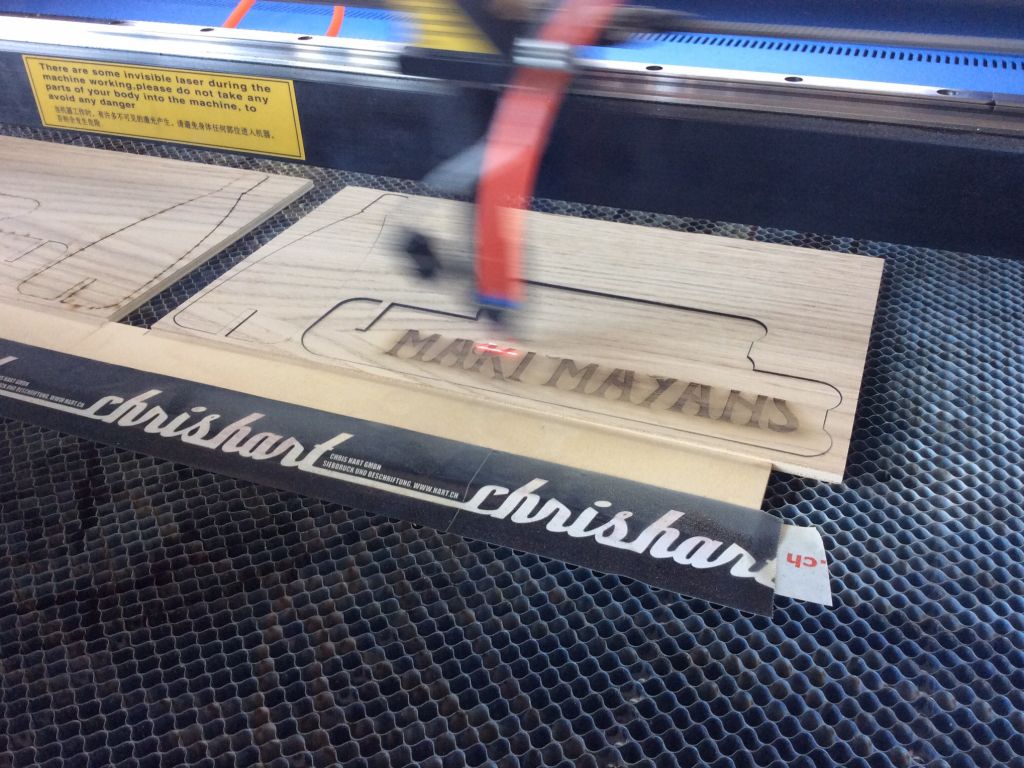Chris Hart GmbH Siebdruck und Beschriftungen Zürich: Fräsarbeiten / Laser cut  - Holz/Kunstoff: Hierbas Steller: Bild2